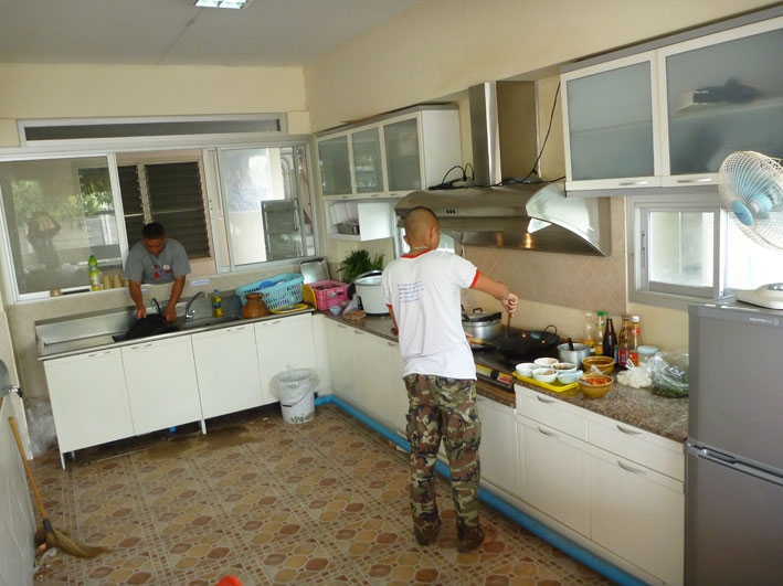 ตู้ครัวอลูมิเนียมบิวท์อิน35