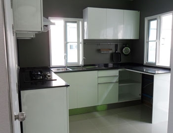 16ชุดครัวอลูมิเนียมบิวท์อิน