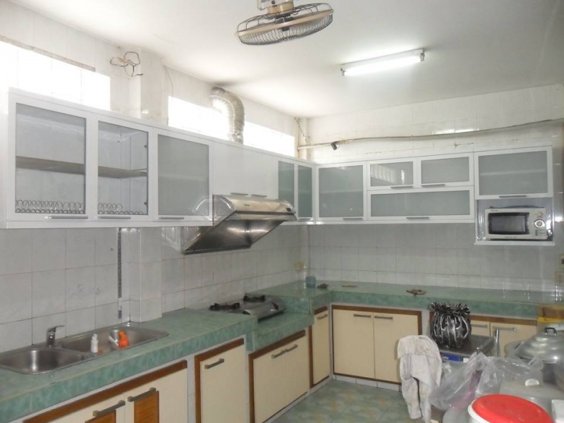 08ชุดครัวอลูมิเนียมบิวท์อิน