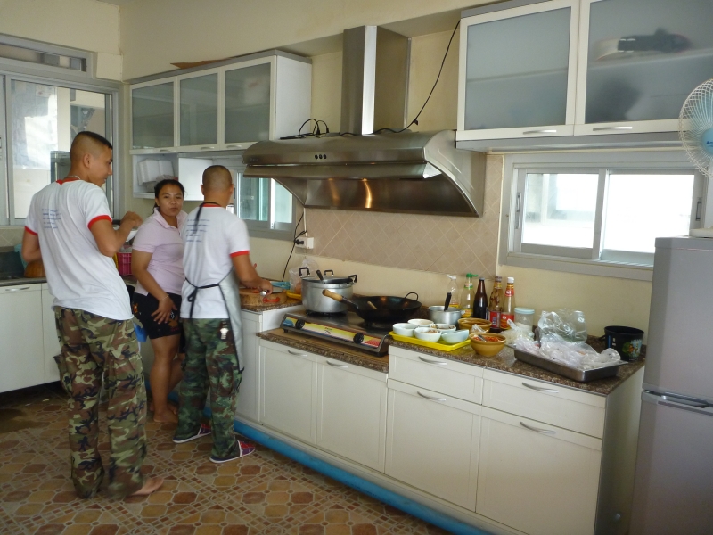 ตู้ครัวอลูมิเนียมบิวท์อิน35